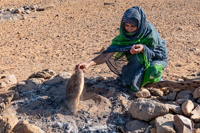 Bread making with nomads